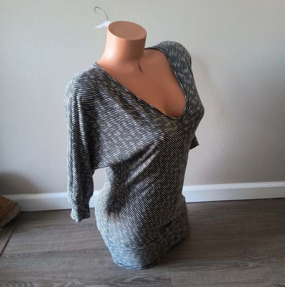 Soprano Women's Vneck Dolman Sleeve Striped Knit Sweater Top Gray White Size S - Picture 5 of 7